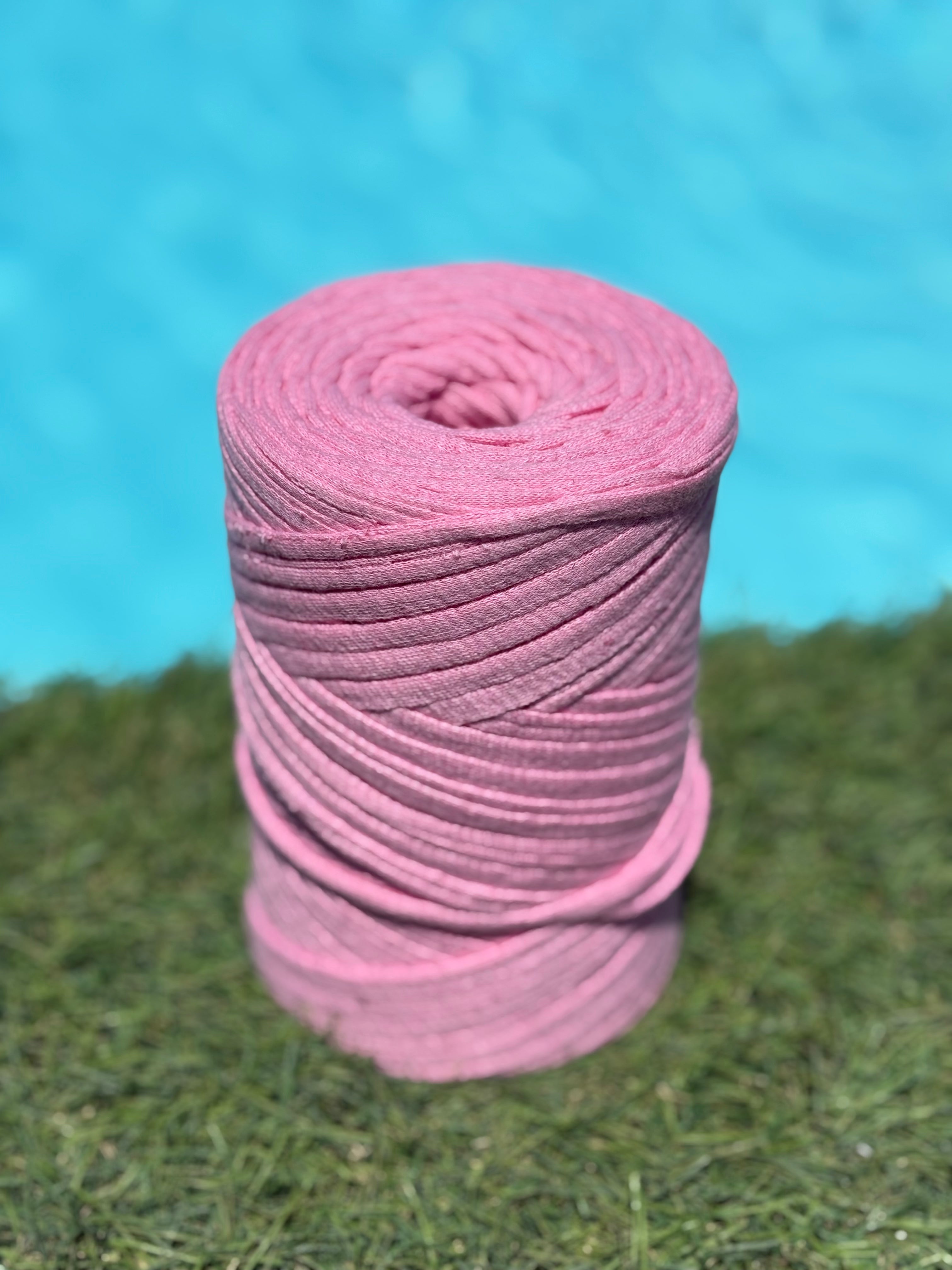 PELOTES DE FILS T-SHIRT S ROSE BONBON Les créations de Rosita